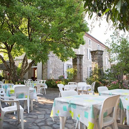 Hotel Restaurant Le Sully Saint-Saud-Lacoussière Eksteriør bilde
