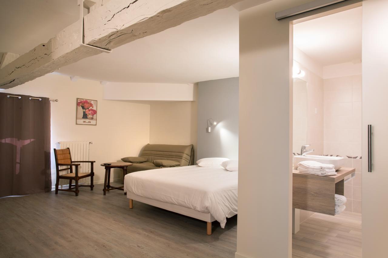 Hotel Restaurant Le Sully Saint-Saud-Lacoussière Eksteriør bilde