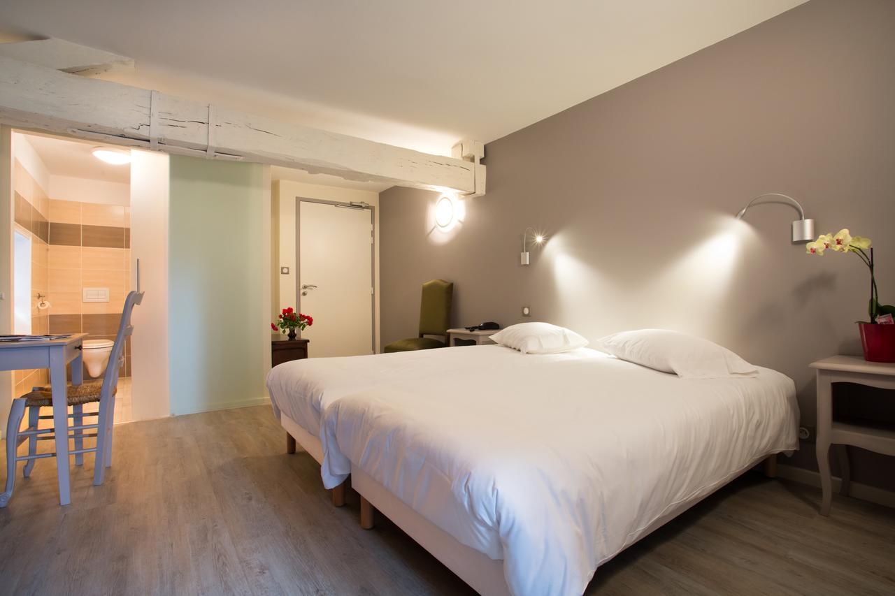 Hotel Restaurant Le Sully Saint-Saud-Lacoussière Eksteriør bilde
